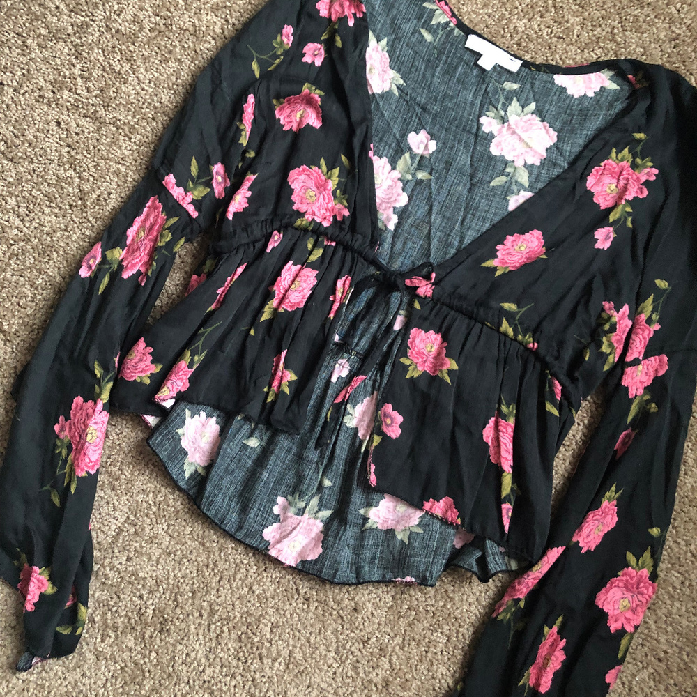 American Eagle floral blouse